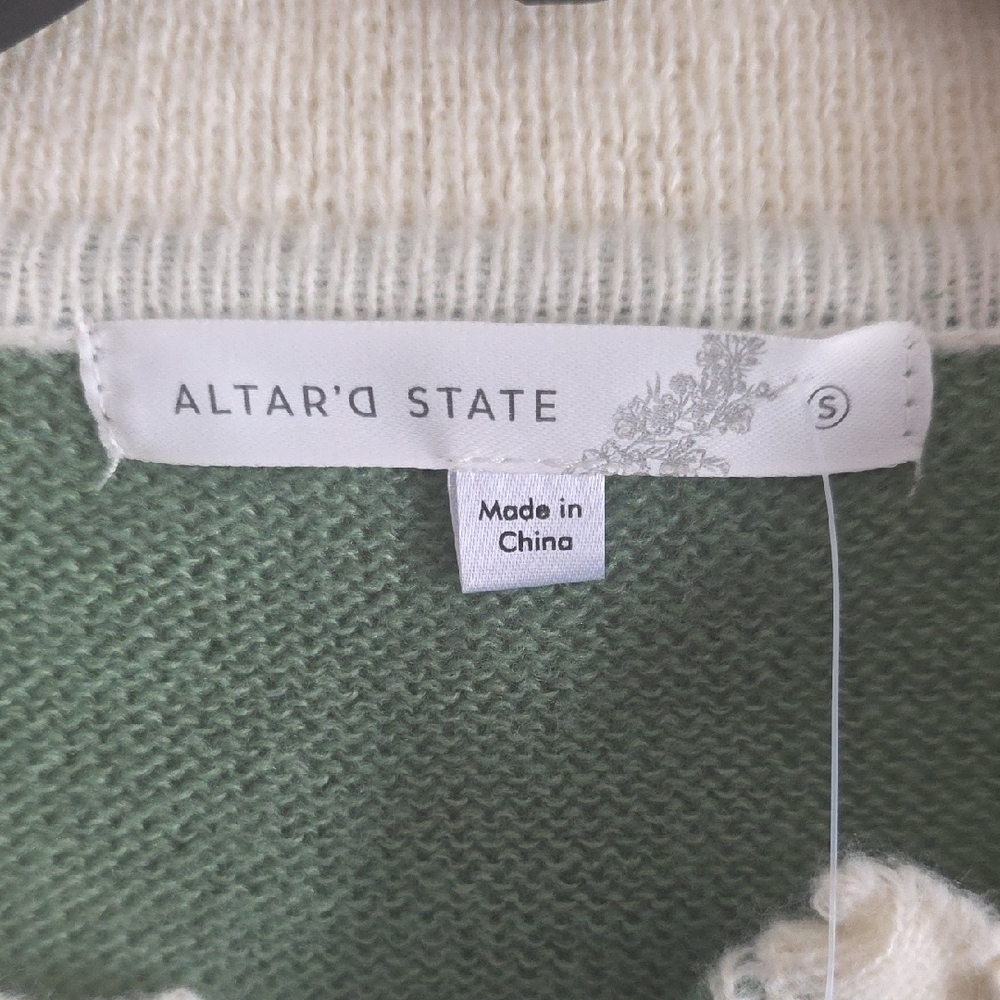 Altar'd State Green and Cream Cropped  V-Neck, Long Sleeved Sweater, Small, NWT - Picture 4 of 12